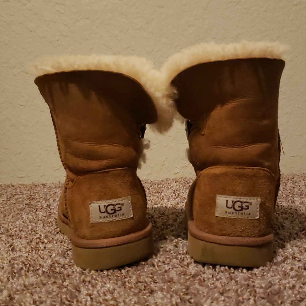 Bailey button UGG boot - Picture 3 of 3